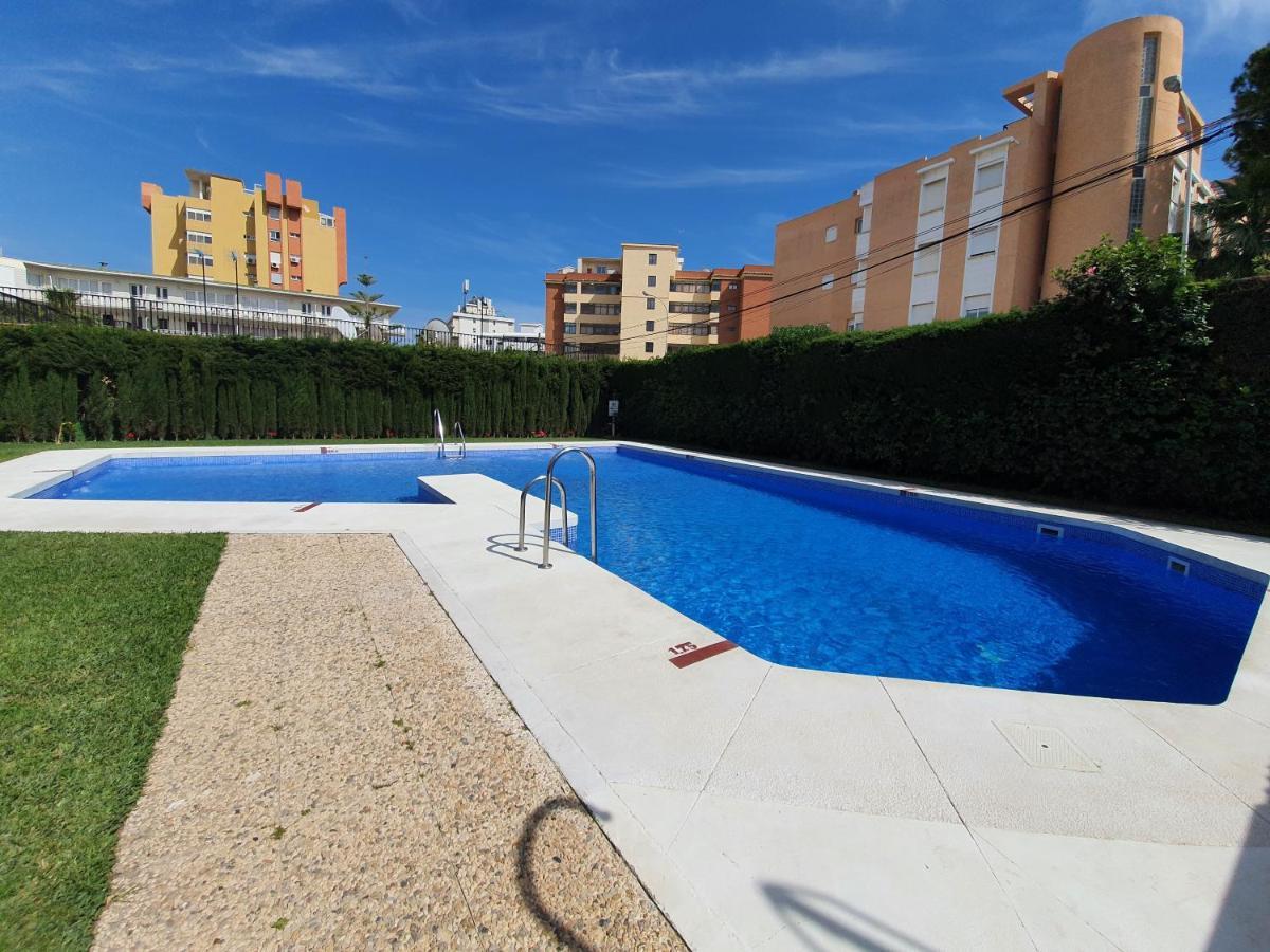 Apartamento Acogedor En La Carihuela Con Plaza De Garaje Garantizada! Sol Montemar Torremolinos Exterior foto