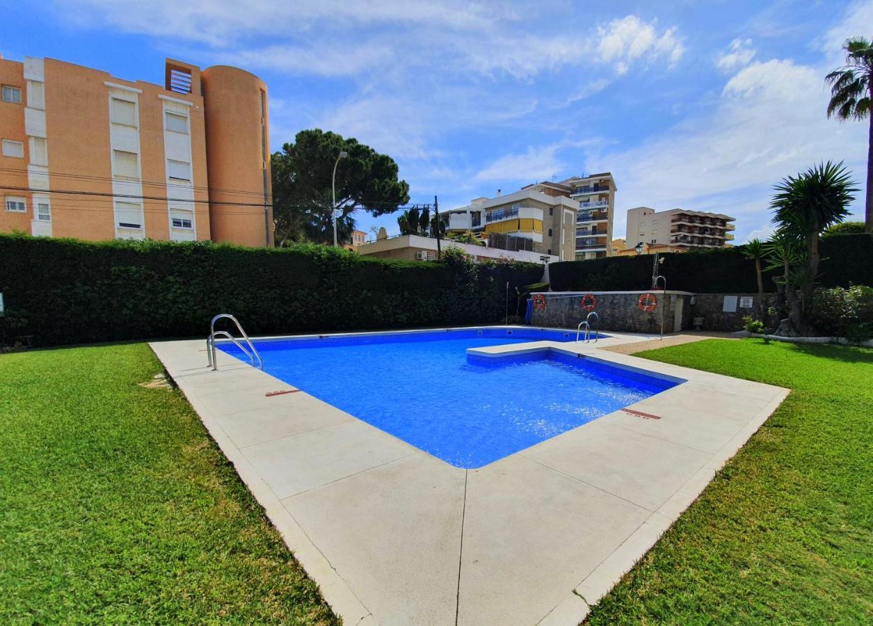 Apartamento Acogedor En La Carihuela Con Plaza De Garaje Garantizada! Sol Montemar Torremolinos Exterior foto